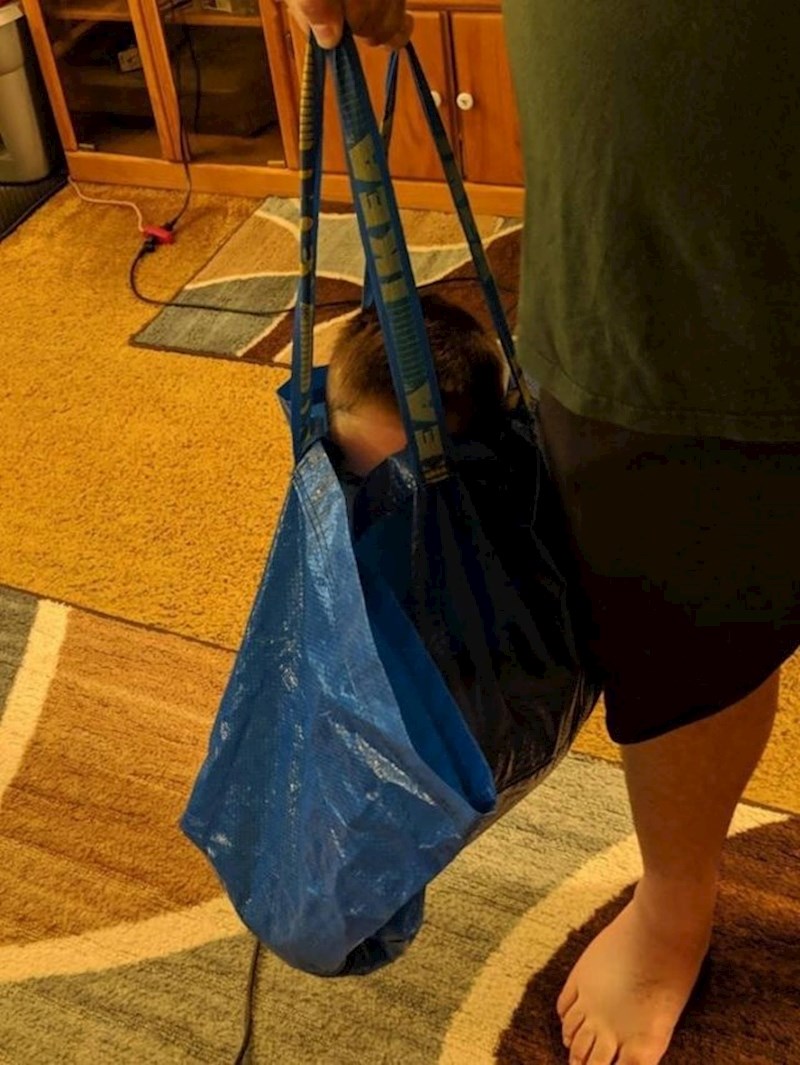 "Išli smo u shopping i našem sinu se nije hodalo..."