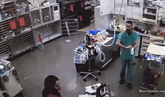 Doktor je pokušao izvesti nešto što nije znao i mogao, nitko osim kamere nije vidio da se osramotio