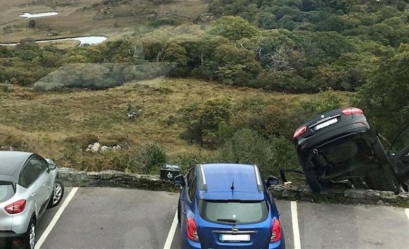 Evo zbog čega je važno znati parkirati auto...