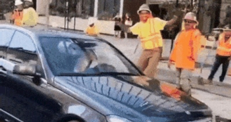 "Gospodin" u Mercedesu nije htio čekati iza ostalih vozača, kasnije je shvatio da je to bila velika pogreška