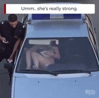 Policajac ženu zatvorio u policijskom automobilu, ona pronašla način kako bi izašla van