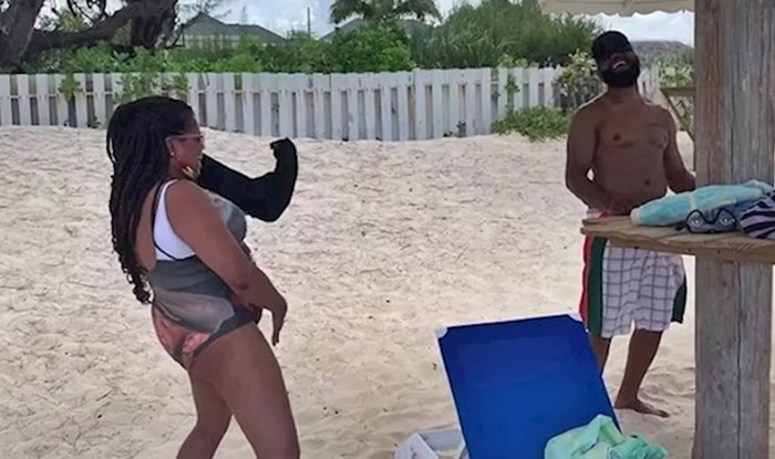 VIDEO Dečku je pokazala svoj novi kupaći kostim, pogledajte zašto se odmah počeo smijati