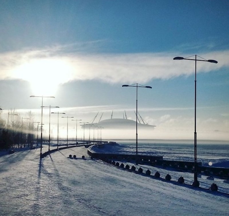 Ovaj stadion u magli izgleda kao NLO.