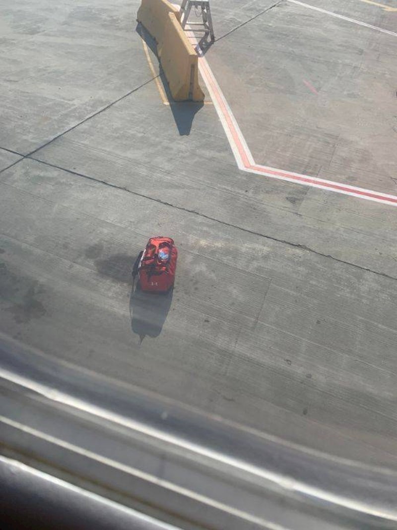 "Moja putna torba je ostala na uzletnoj stazi, nisu je ubacili u avion."