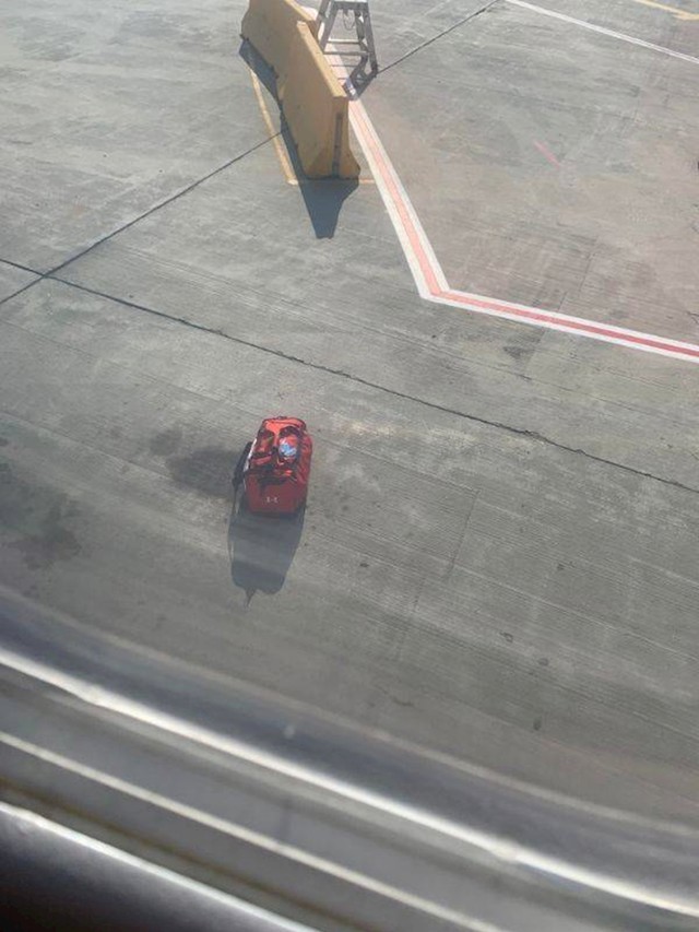 "Moja putna torba je ostala na uzletnoj stazi, nisu je ubacili u avion."