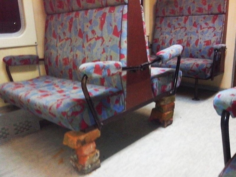 U ovom vlaku nešto definitivno nije u redu.