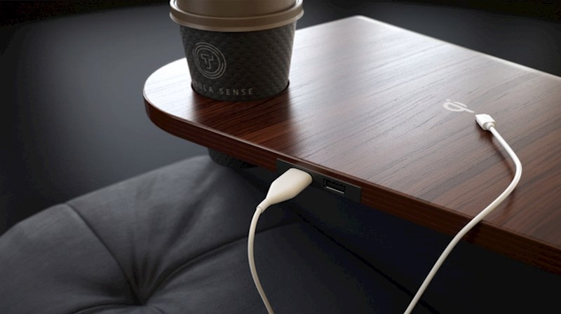 Kauč s ugrađenim mjestom za punjenje mobitela i drugih USB uređaja