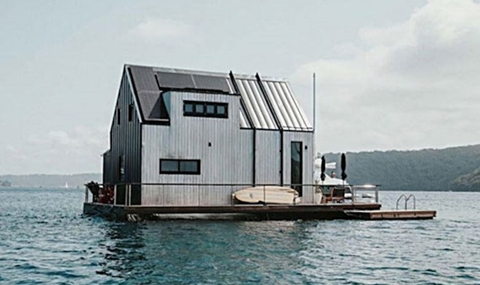 Ova plutajuća kuća na solarni pogon nudi izolaciju o kakvoj mnogi maštaju