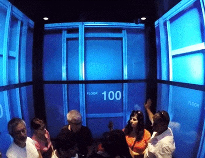Lift koji oduzima dah: Turisti su imali genijalan virtualan let velegradom