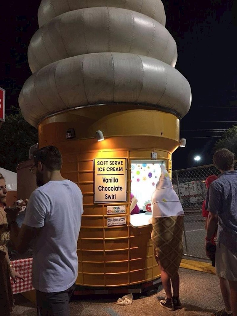 Sladoled kupuje sladoled.