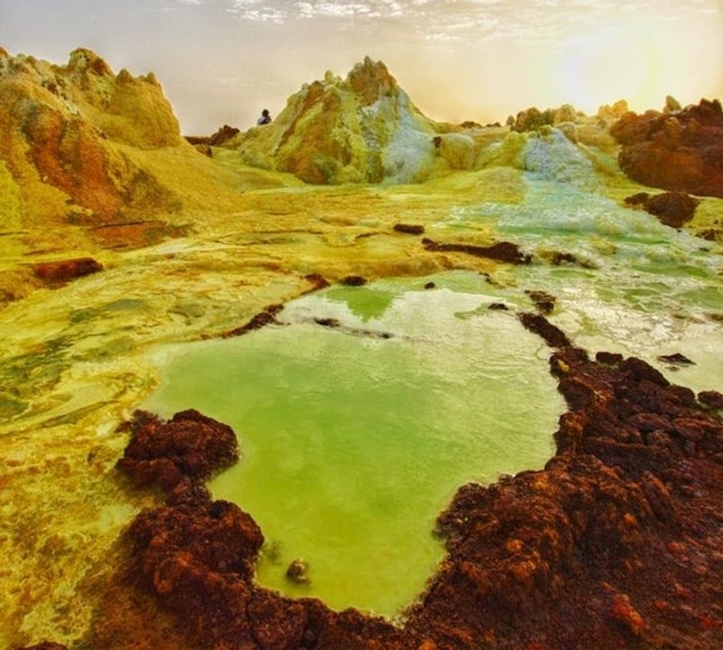 Dallol u Etiopiji je navodno najvruće naseljeno područje, ima jezera od sumporne kiseline.