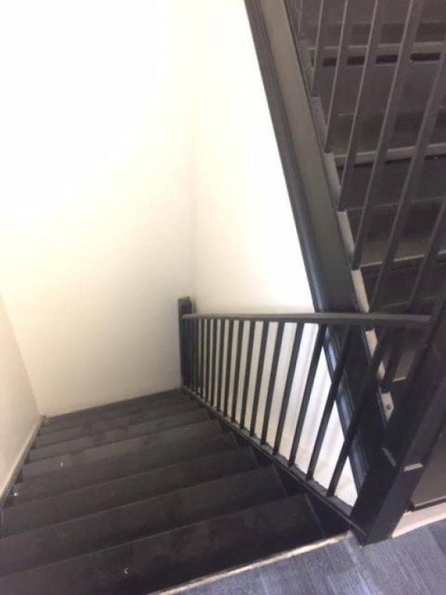 u slučaju požara koristite stepenice... ili ne.