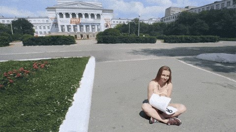 Ova djevojka je otkrila svoj genijalni trik, pokazala je kako lažira putovanja bez Photoshopa