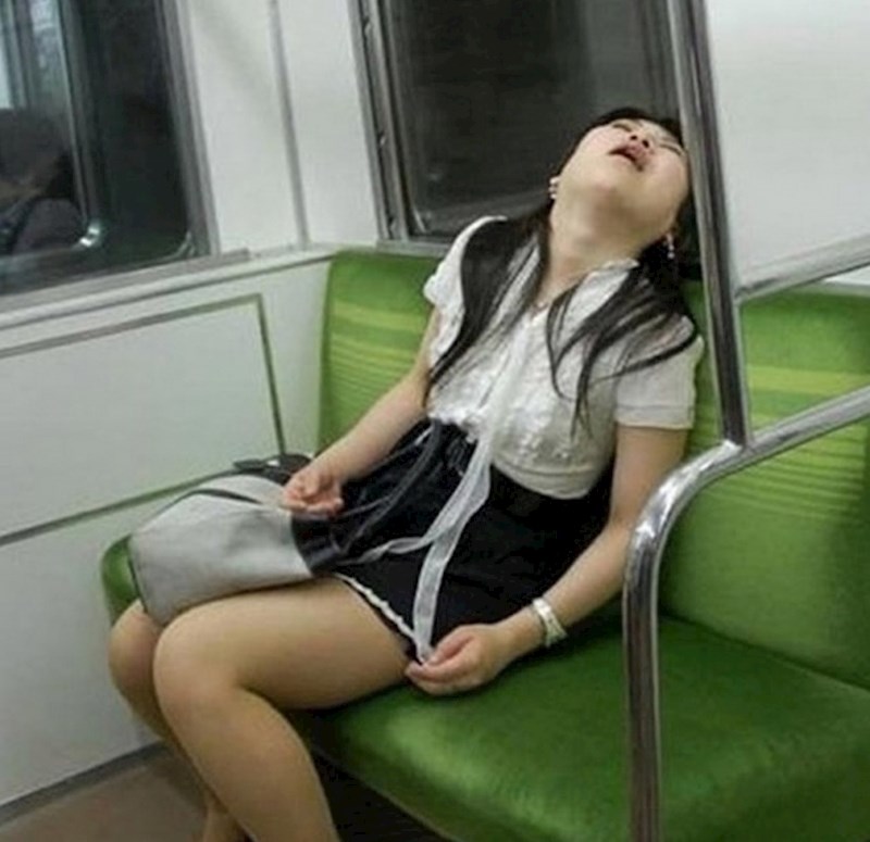 Bila je umorna i uopće ju nije bilo briga što će drugi ljudi misliti...