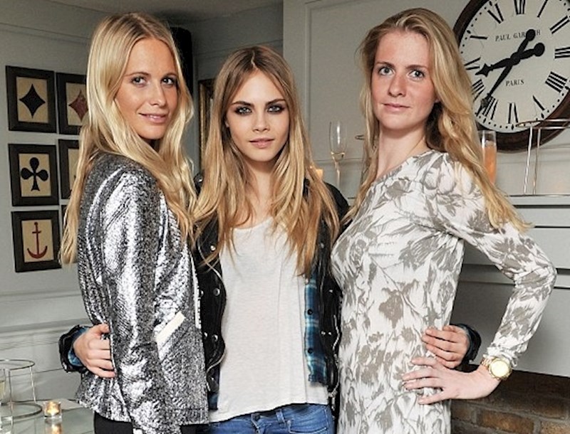 Cara Delevingne sa sestrama Poppy i Chloe