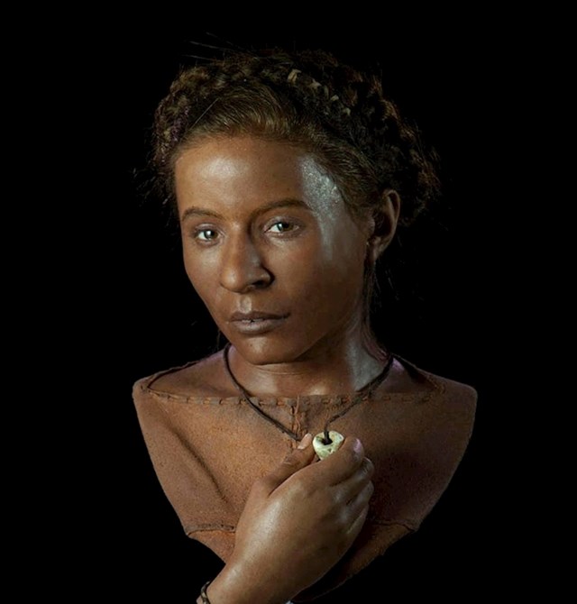 Whitehawk žena pronađena blizu Brightona u Engleskoj. Procjenjuje se da je živjela prije 5500 godina.