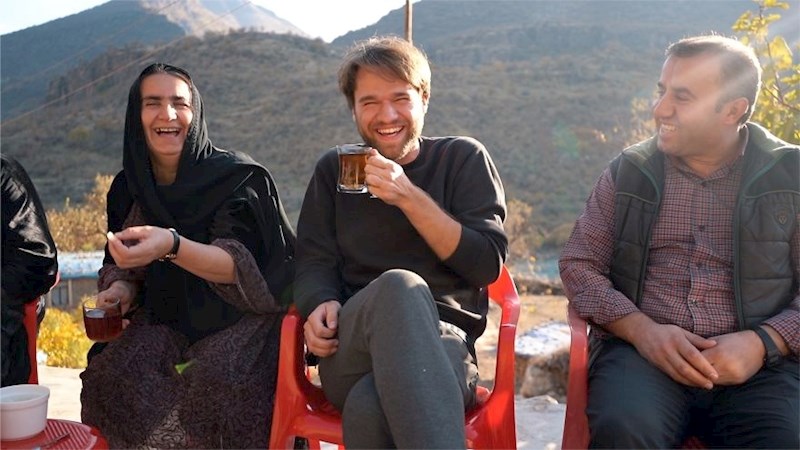 ...no shvatio je da nije sve toliko strašno kao što se na vijestima čini.