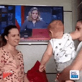 NAJNEODLUČNIJA BEBA NA SVIJETU Ženi je sestra blizanka došla u posjet, njenu bebu je to jako zbunilo