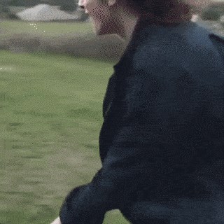 OPASNA IGRA Prijatelja su u gumi gurnuli niz brijeg, a onda se odjednom približavao automobil...