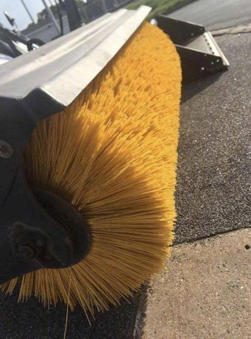 Čiste ulice četkom od špageta?