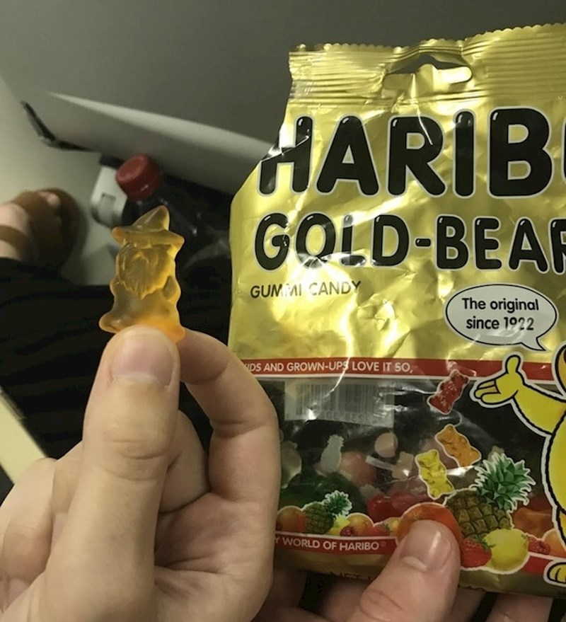 Našli su gumenog čarobnjaka koji se sakrio u vrećici s gumenim medvjedićima.