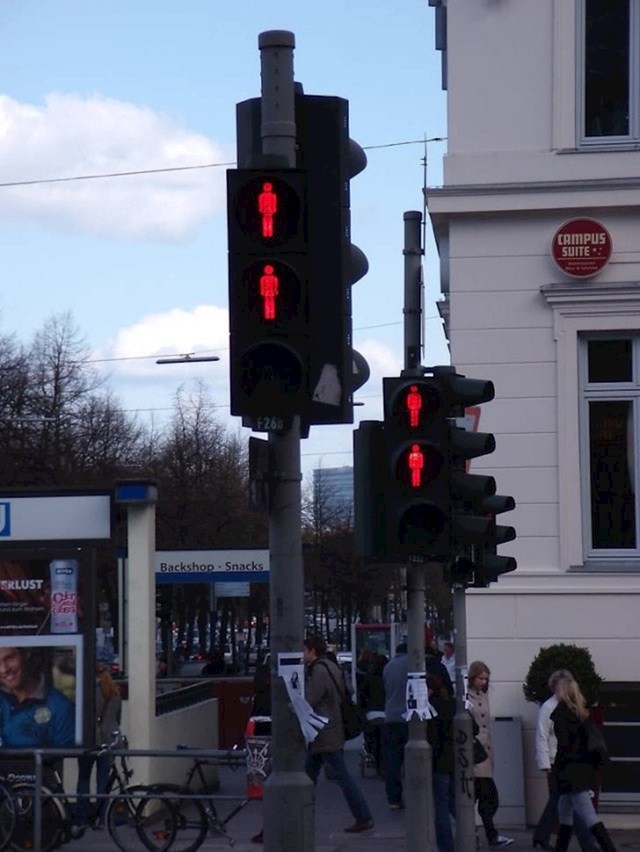 "U Hamburgu semafori imaju dva crvena svjetla."