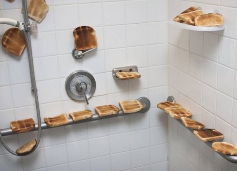 "Danas me u tušu dočekao čudan prizor..."