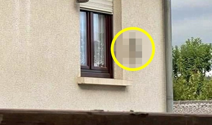 Čovjek je primijetio bizaran detalj na jednoj kući u selu, pogledajte što su imali oko prozora