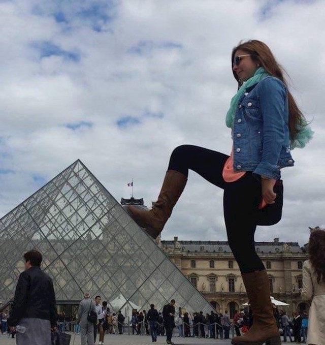 Divovska žena napada Pariz!