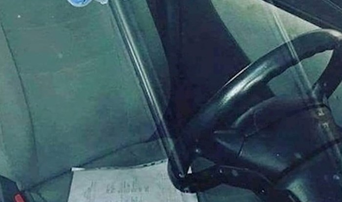 Ponestalo mu je mirisa za auto pa je smislio rješenje koje je nasmijalo prolaznike