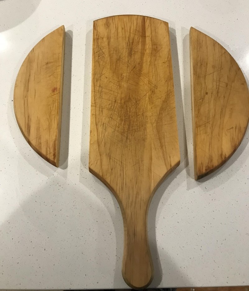 Daska za pizzu mi je pukla i pretvorila se u dasku za sir.