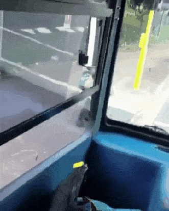 Neoprezni mladić pretrčavao cestu, preživio je na nevjerojatan način