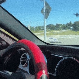 Muškarac je izašao iz auta i počeo trčati po cesti, svidjet će vam se kada vidite pravi razlog