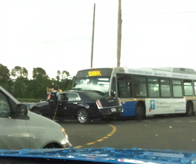 U Kanadi se i autobusi ispričaju kad pogriješe.