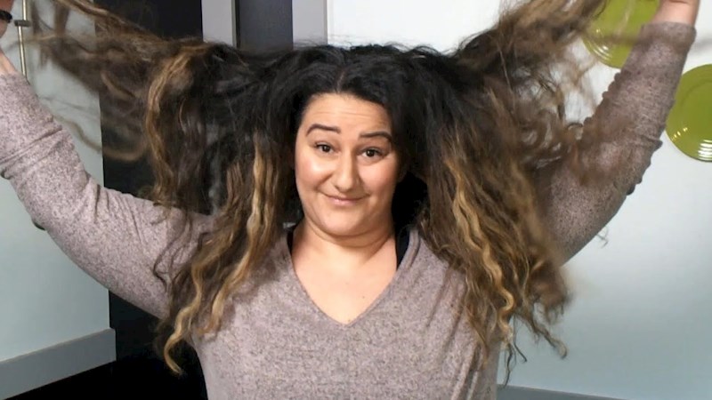 Mama je bila nezadovoljna svojom kosom pa je sudjelovala u TV showu i dobila novi izgled