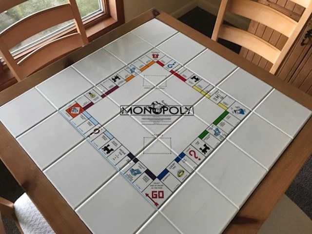 "Ovaj apartman je imao stol na kojem možete igrati Monopoly!"