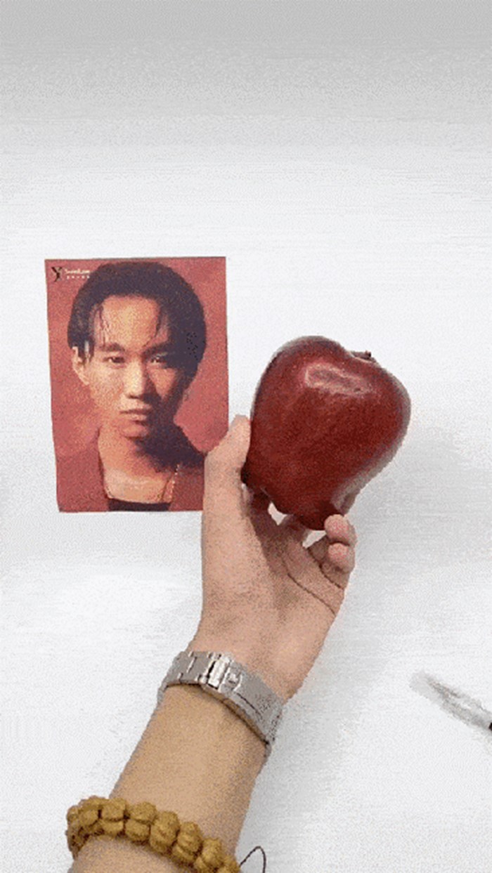 Čudan talent: Uzeo je fotografiju, jabuku, nožić i izveo nemoguće