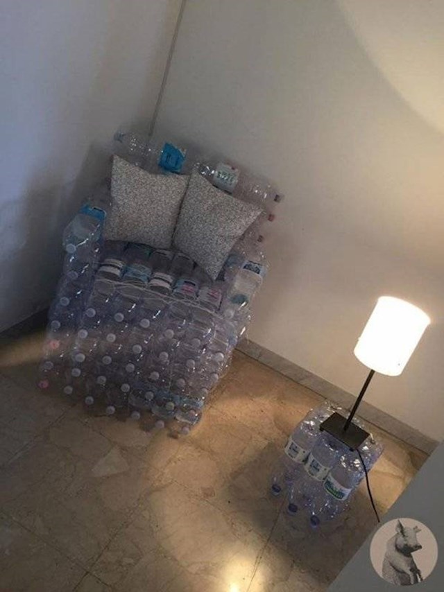 Fotelja od plastičnih boca