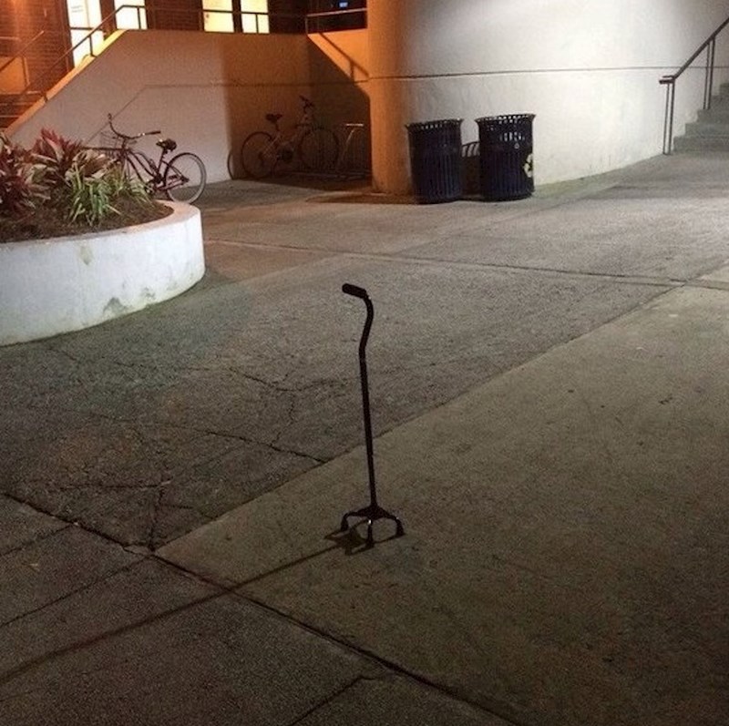 "Nije mi jasno što se ovdje dogodilo. Čudo, nadam se. Netko je ostavio štap za hodanje."