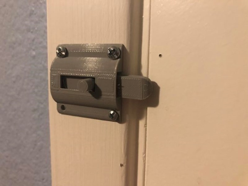 16-godišnjak je sebi isprintao dodatnu bravu za svoju sobu.