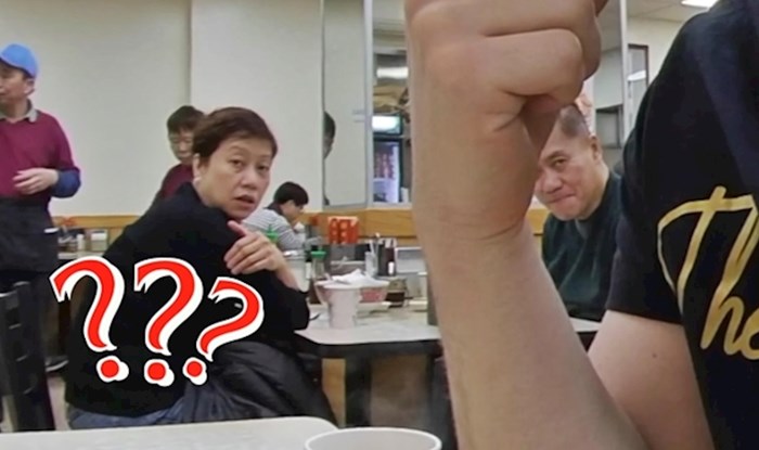 VIDEO Ovo nitko nije očekivao: Mladić otišao u kineski restoran pa začudio sve oko sebe