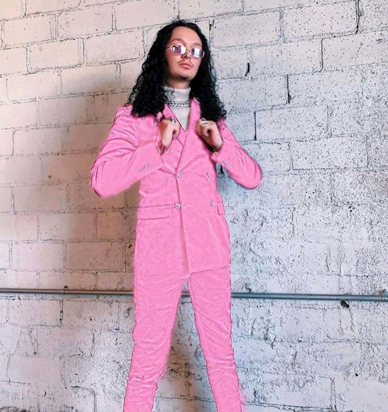 Lokalni "influencer" ne zna fotošopirati svoje slike.