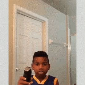 Dječak pokušao sam sebe ošišati, vrlo brzo je shvatio da je to bila velika pogreška