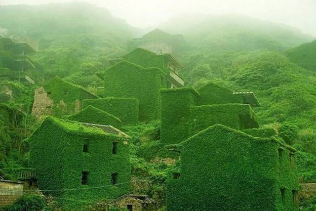 Ovo je napušteno kinesko ribarsko selo koje je izgubilo svoju borbu protiv prirode.