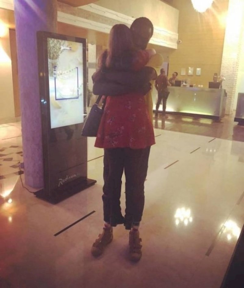 Što se događa s njihovim nogama?!