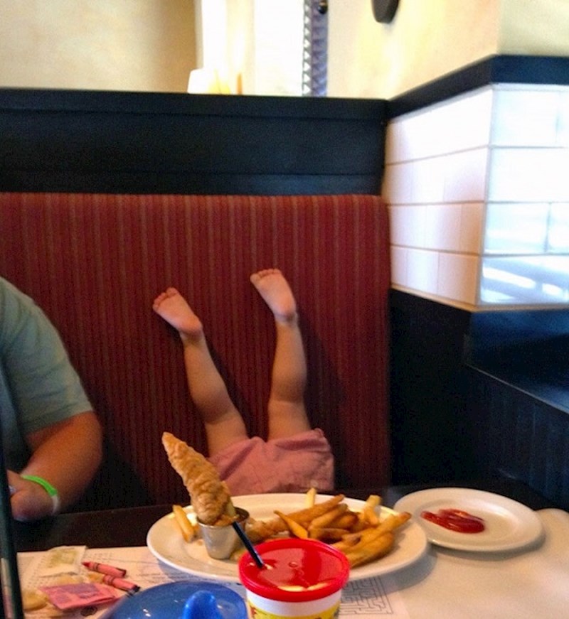 Dijete nije bilo gladno pa je pronašlo način kako natjerati roditelje da prestanu dosađivati s hranom...