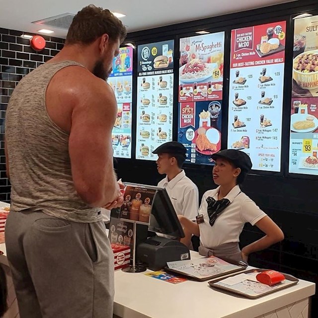 Nizozemski div u filipinskom McDonald'su...
