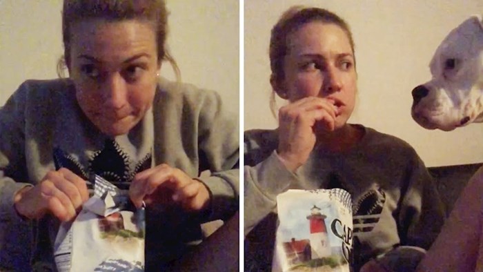 Žena je pokušala jesti grickalice dok pas spava, snimila je smiješan video i otkrila što se dogodilo