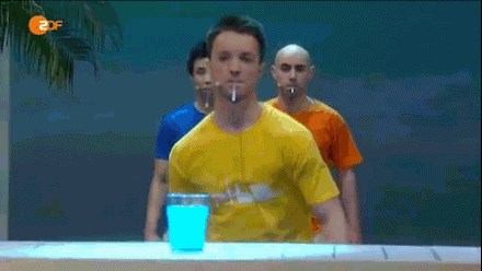 Uzeli su slamku, stavili čašu na stol i izveli nešto za što nikad ne biste rekli da je moguće