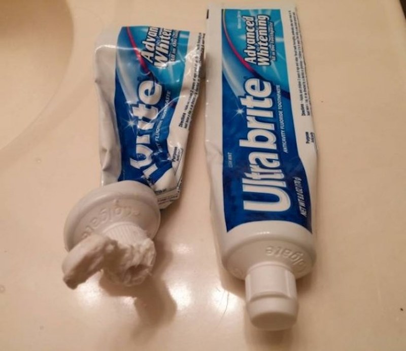 "Imam ja jako dobar razlog zbog kojeg ne dam ženi da koristi moju pastu za zube. Moja je ova desno, njena je lijeva."